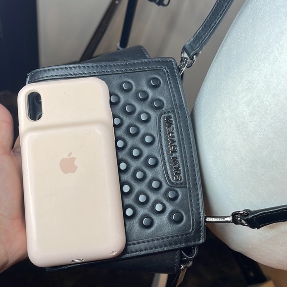 Michael Kors mini messenger  black stud - Picture 6 of 9